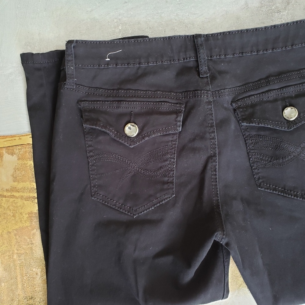 Capris - Picture 3 of 3